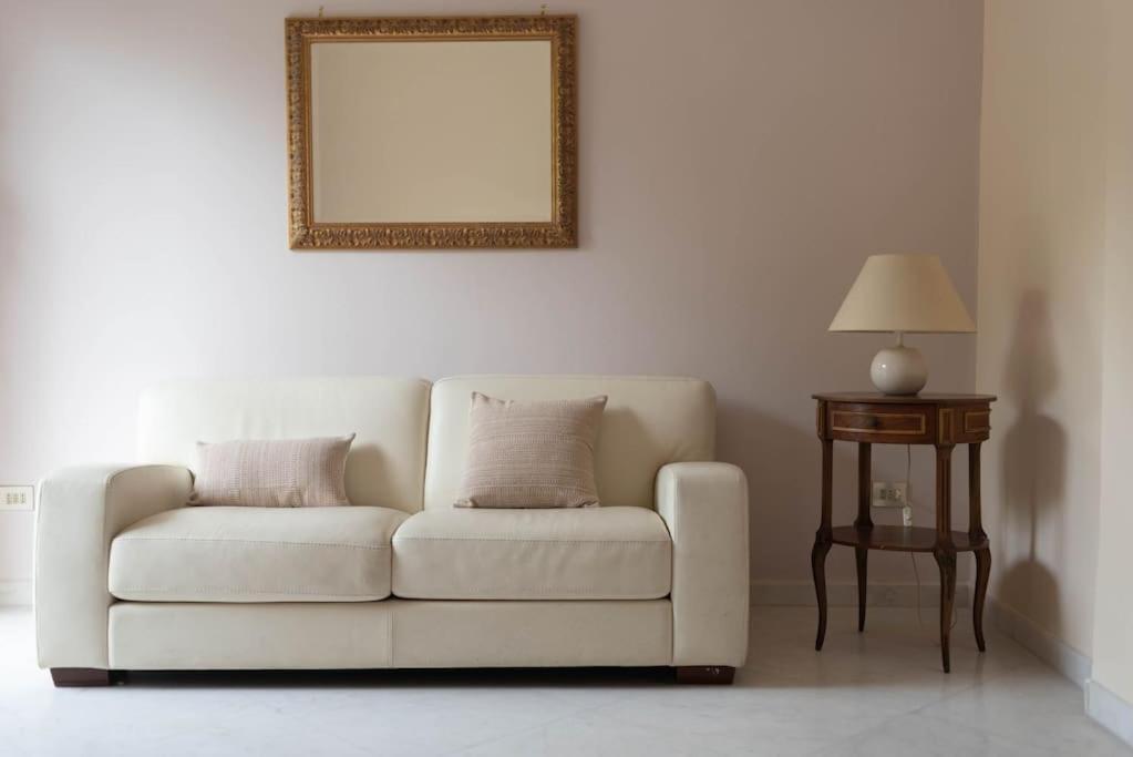 Tiziano Apartment-a Spacious For In Appartamento Roma