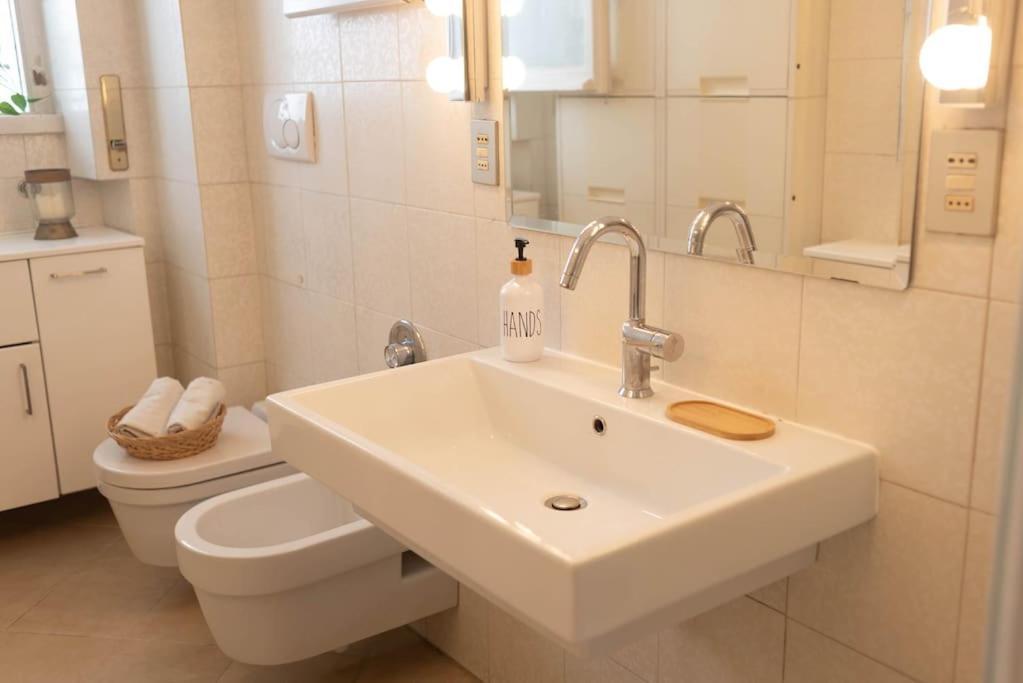 Tiziano Apartment-a Spacious For In Roma